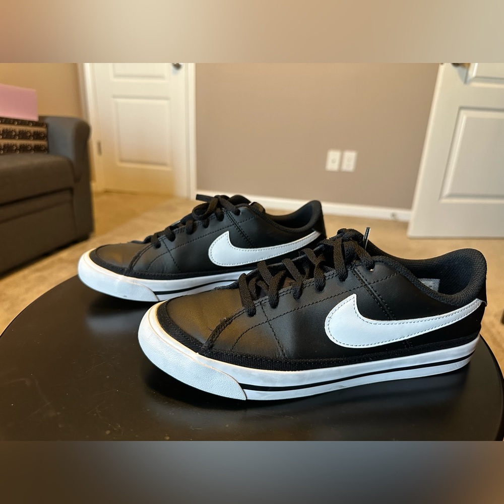 Nike Court Legacy